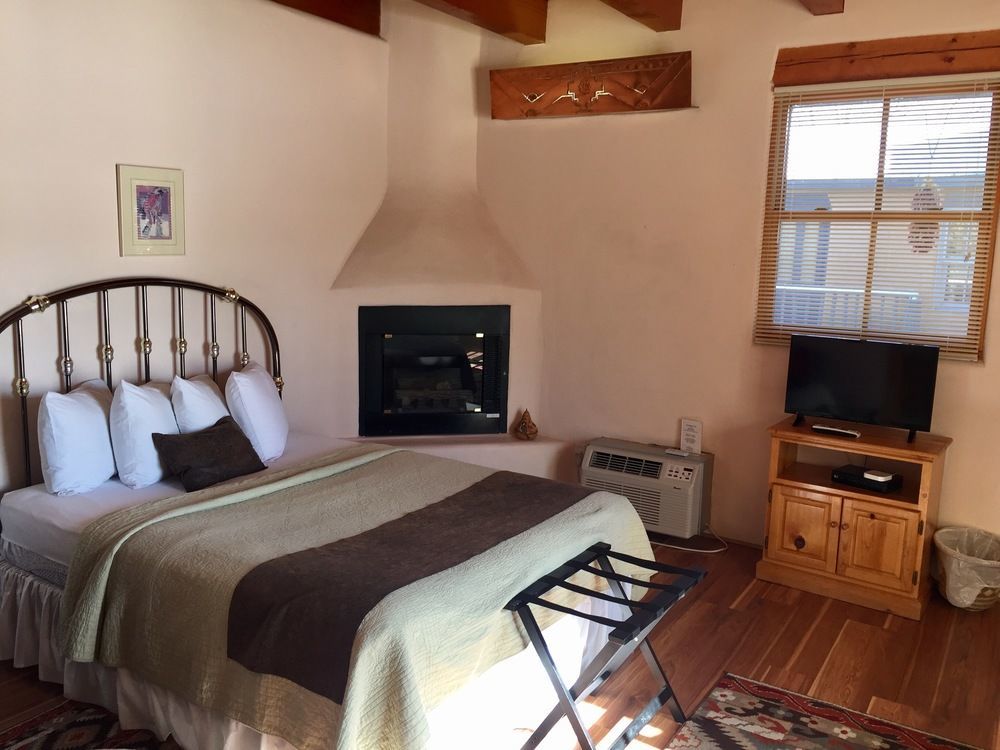 Guadalupe Inn سانتا فيه المظهر الخارجي الصورة