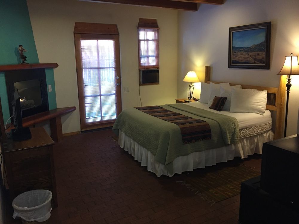 Guadalupe Inn سانتا فيه المظهر الخارجي الصورة